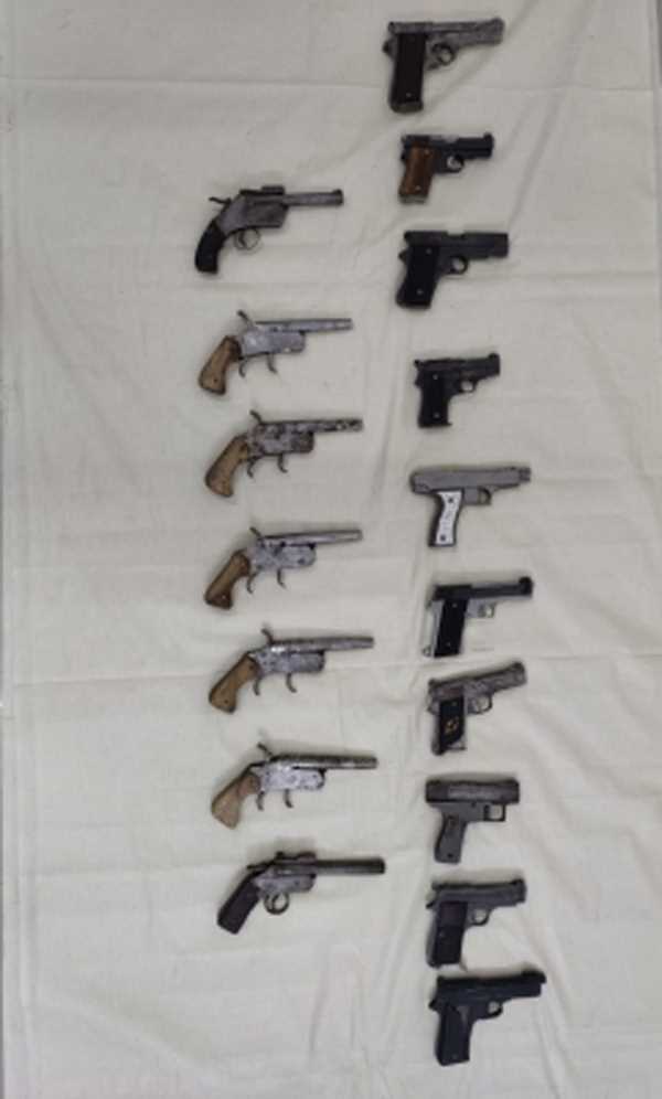 यूपी में अवैध हथियार बरामद, 6 गिरफ्तार